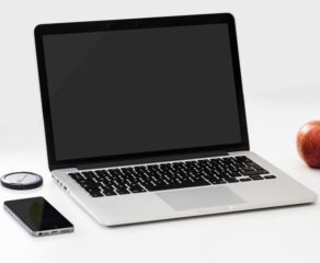 موکاپ کاور لپتاپ